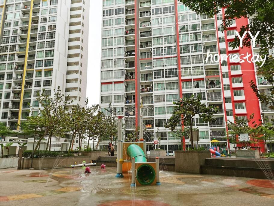 Greenview Utm Paradigm Jb 2-3pax High Speed Wifi Johor Bahru